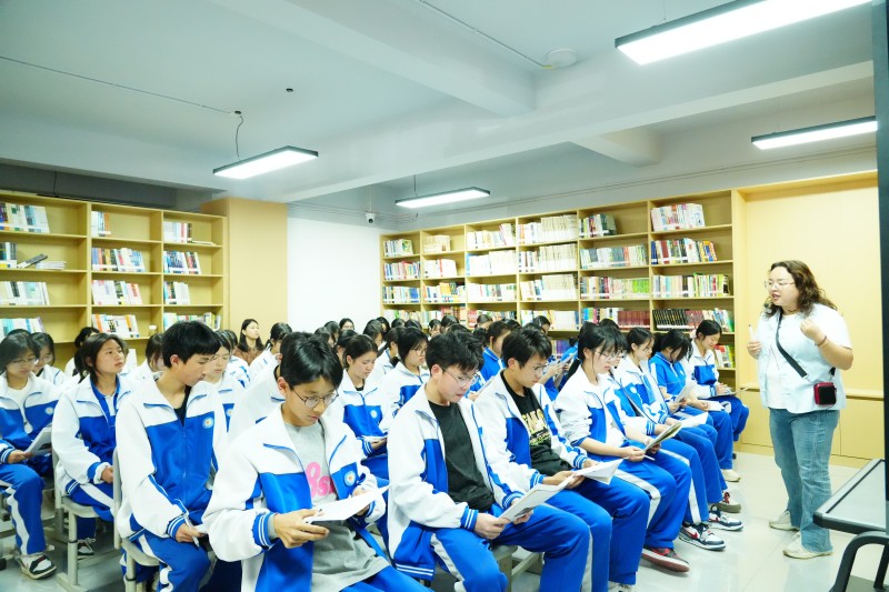 书香校园，阅见未来 ——利州中专开展第30个世界读书日主题系列活动